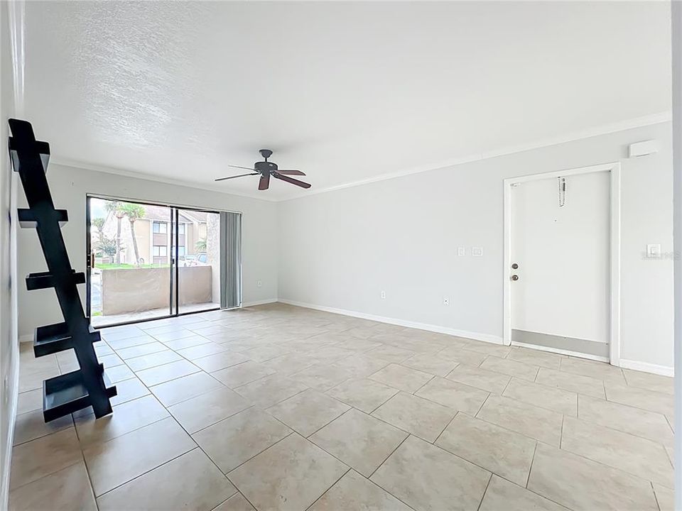 For Sale: $248,900 (2 beds, 2 baths, 1048 Square Feet)