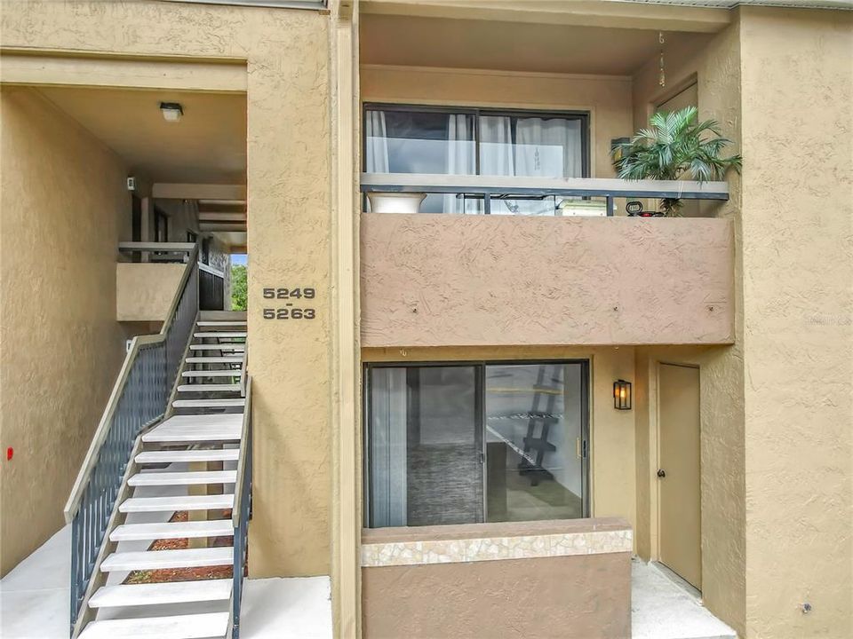 For Sale: $248,900 (2 beds, 2 baths, 1048 Square Feet)