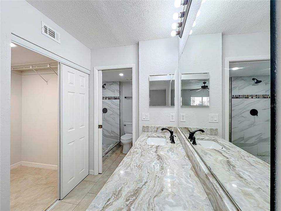For Sale: $248,900 (2 beds, 2 baths, 1048 Square Feet)