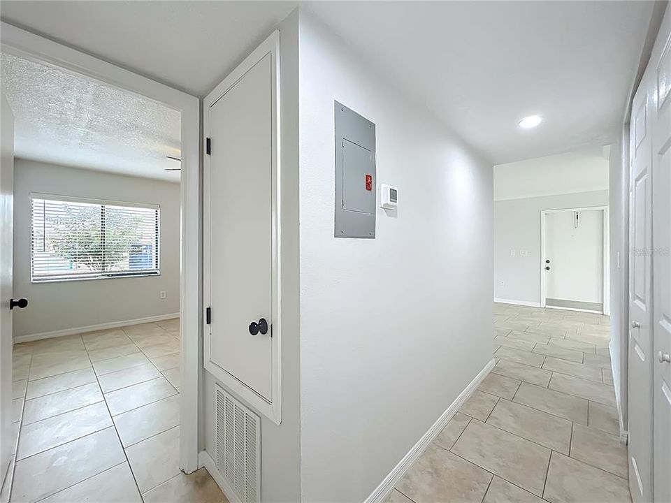 For Sale: $248,900 (2 beds, 2 baths, 1048 Square Feet)