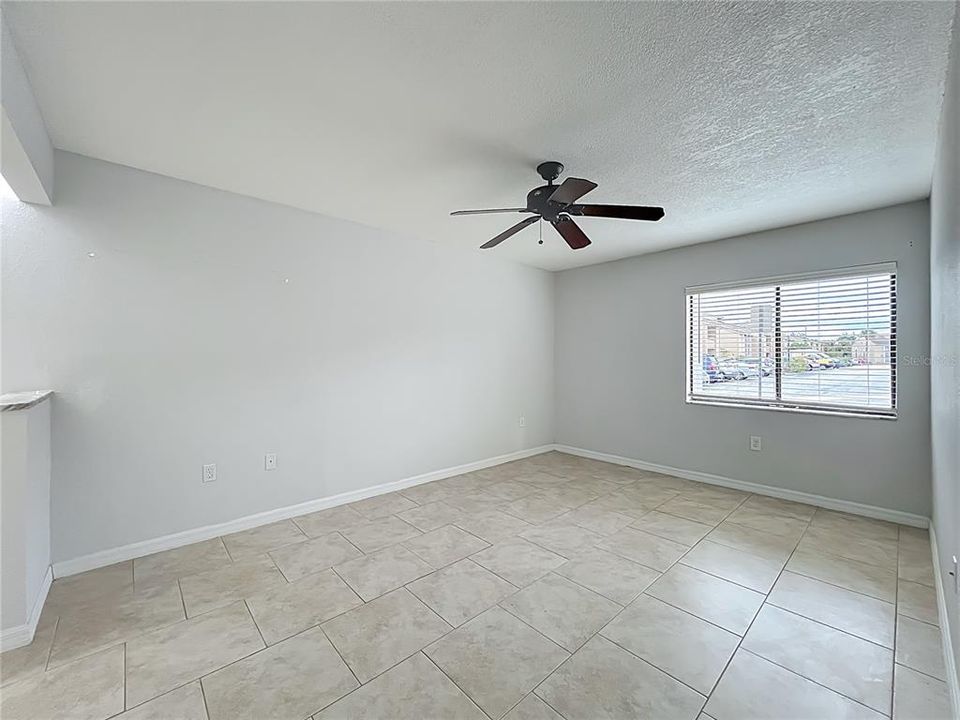 For Sale: $248,900 (2 beds, 2 baths, 1048 Square Feet)