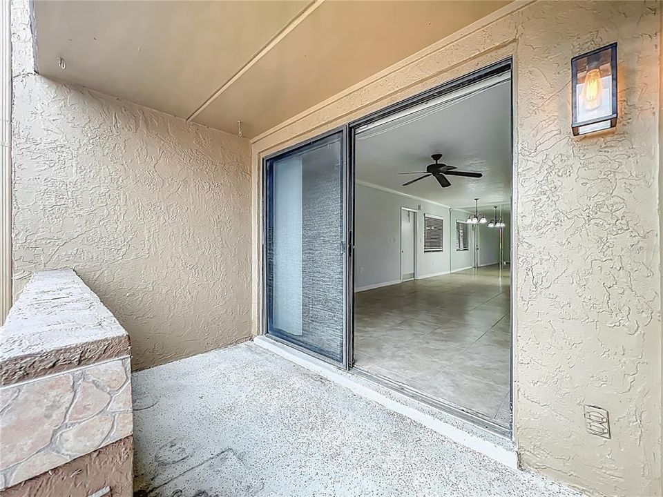 For Sale: $248,900 (2 beds, 2 baths, 1048 Square Feet)