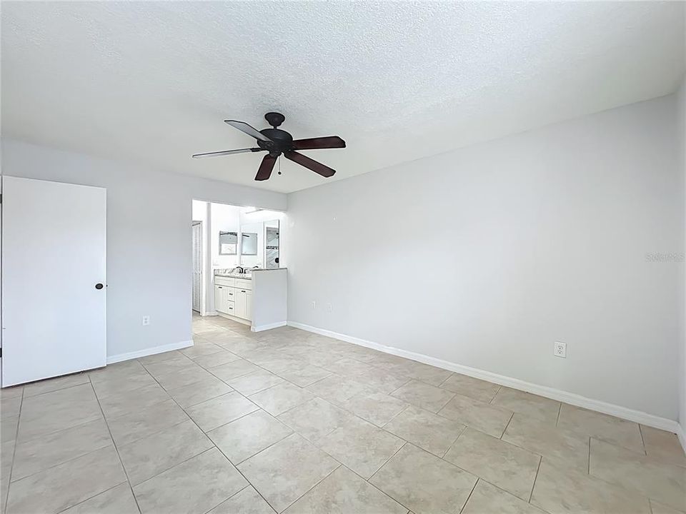 For Sale: $248,900 (2 beds, 2 baths, 1048 Square Feet)
