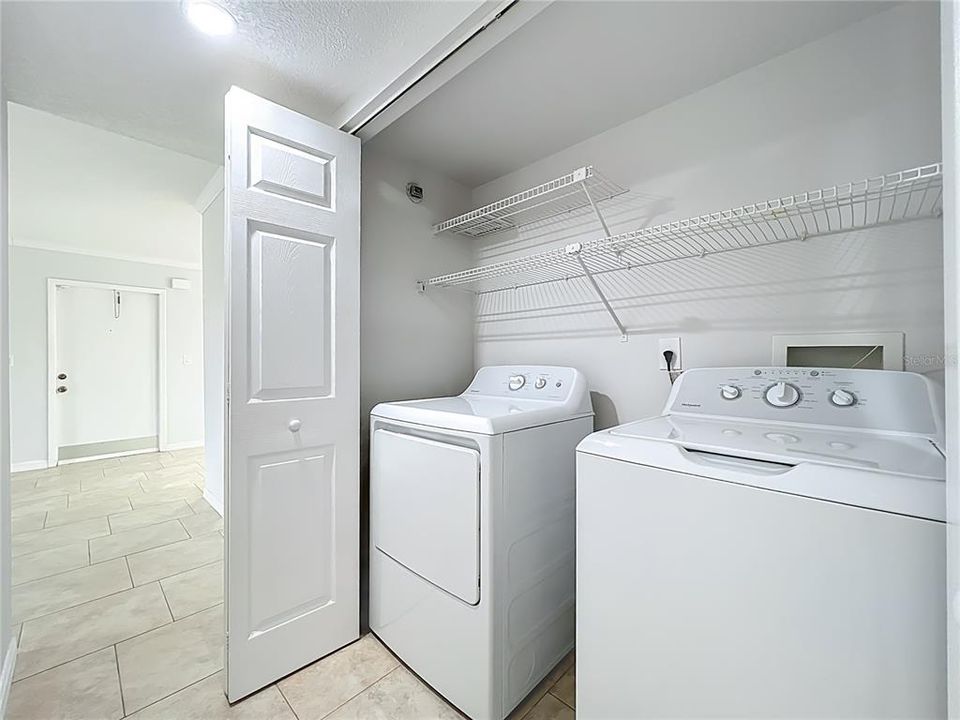 For Sale: $248,900 (2 beds, 2 baths, 1048 Square Feet)