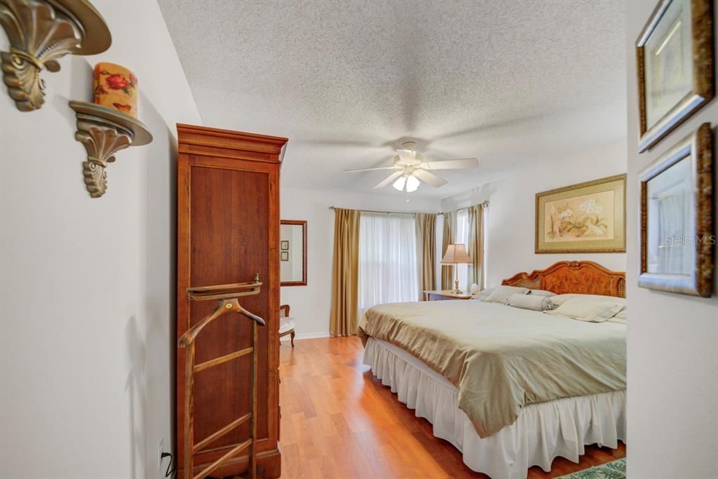 En Venta: $356,628 (3 camas, 2 baños, 2240 Pies cuadrados)