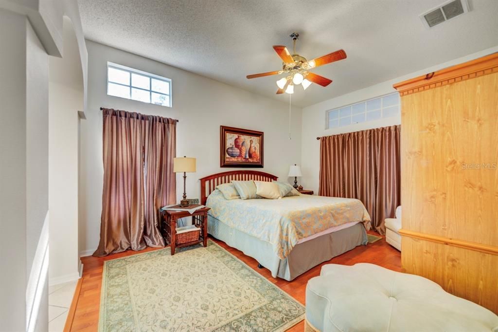 En Venta: $356,628 (3 camas, 2 baños, 2240 Pies cuadrados)