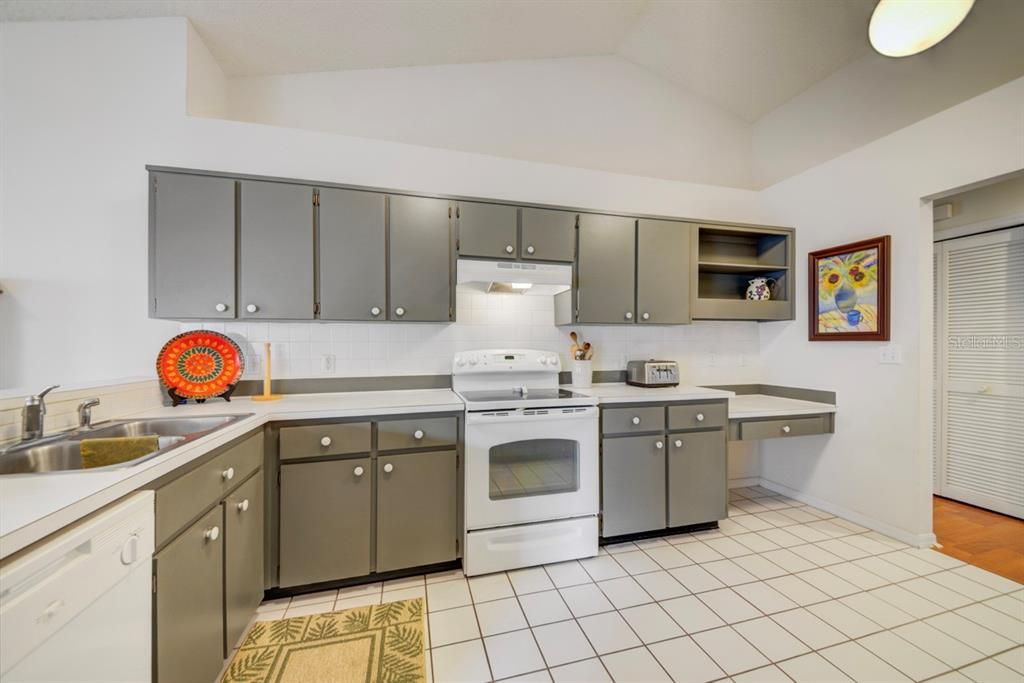 En Venta: $356,628 (3 camas, 2 baños, 2240 Pies cuadrados)