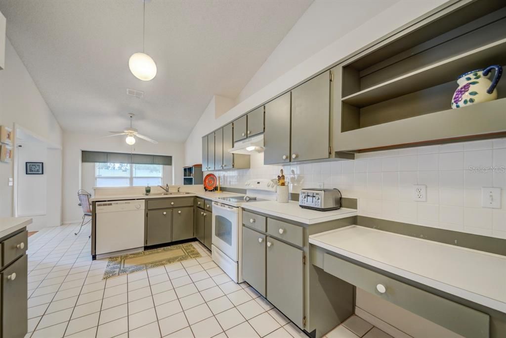 En Venta: $356,628 (3 camas, 2 baños, 2240 Pies cuadrados)