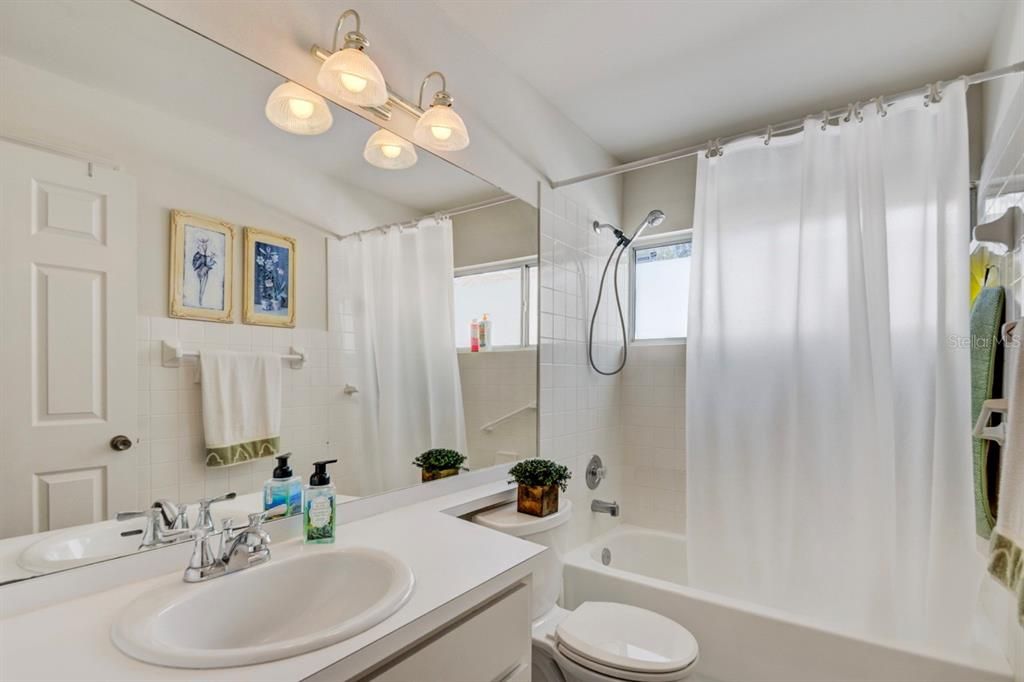 En Venta: $356,628 (3 camas, 2 baños, 2240 Pies cuadrados)