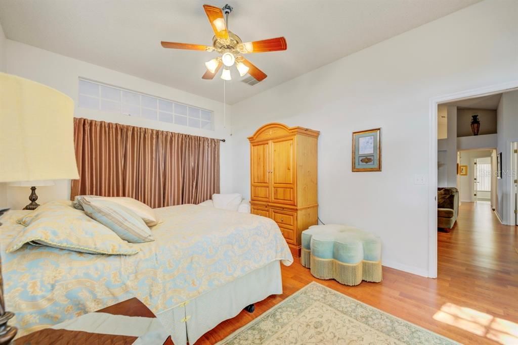 En Venta: $356,628 (3 camas, 2 baños, 2240 Pies cuadrados)