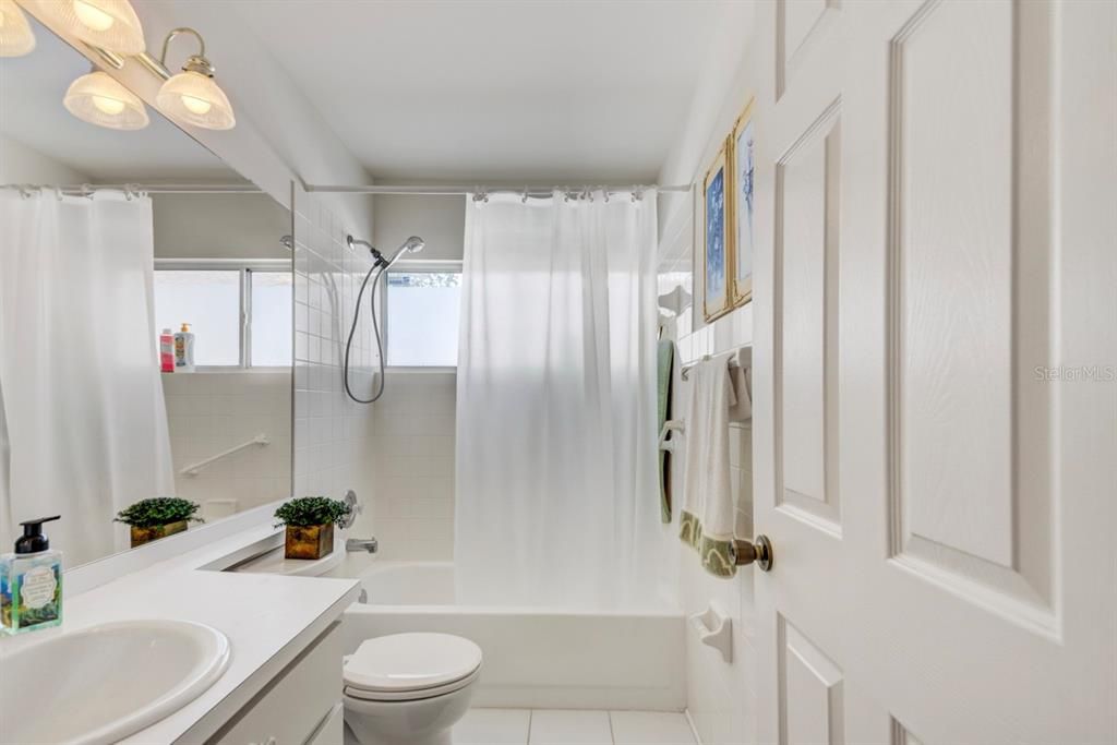 En Venta: $356,628 (3 camas, 2 baños, 2240 Pies cuadrados)