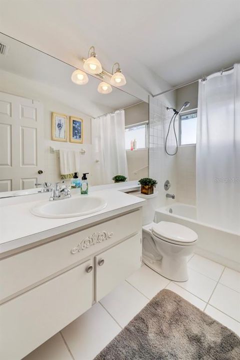 En Venta: $356,628 (3 camas, 2 baños, 2240 Pies cuadrados)