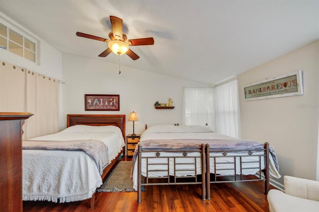 En Venta: $356,628 (3 camas, 2 baños, 2240 Pies cuadrados)