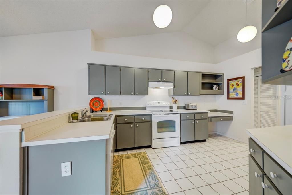 En Venta: $356,628 (3 camas, 2 baños, 2240 Pies cuadrados)