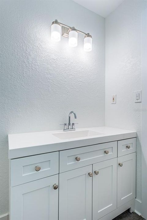 For Sale: $474,000 (2 beds, 1 baths, 1212 Square Feet)