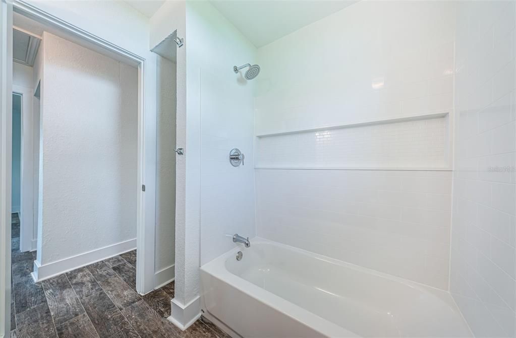 For Sale: $474,000 (2 beds, 1 baths, 1212 Square Feet)
