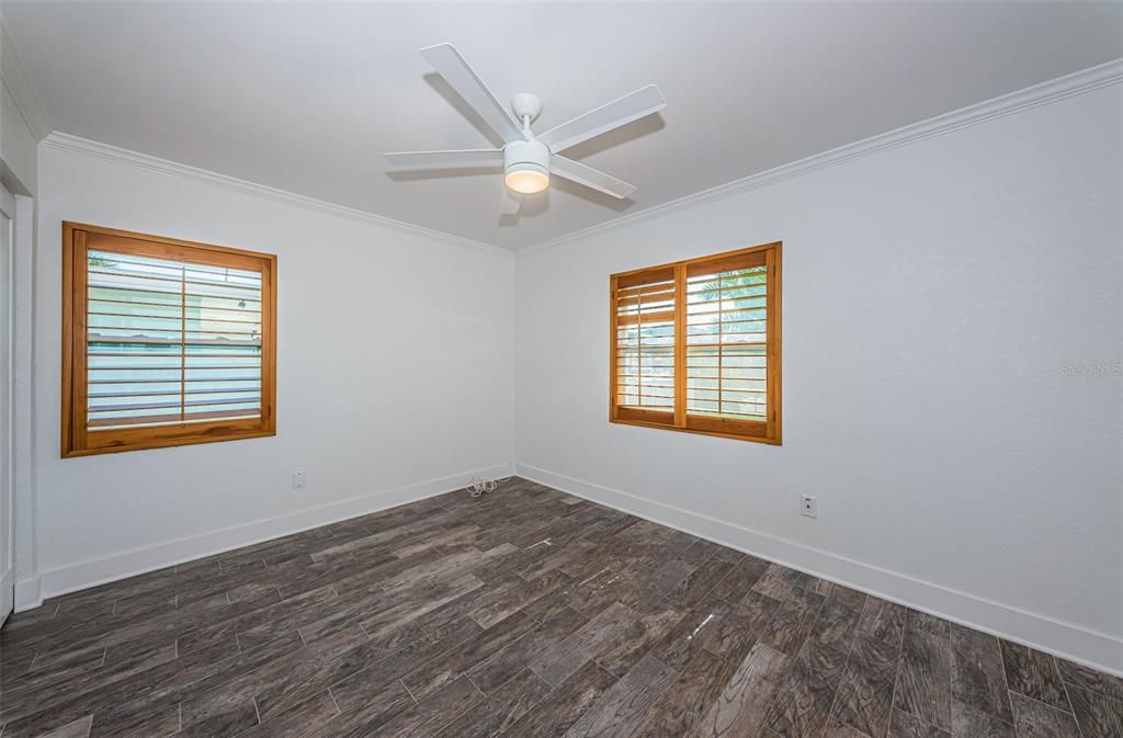 For Sale: $474,000 (2 beds, 1 baths, 1212 Square Feet)