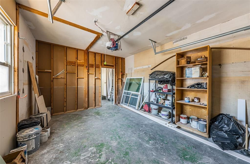 For Sale: $474,000 (2 beds, 1 baths, 1212 Square Feet)