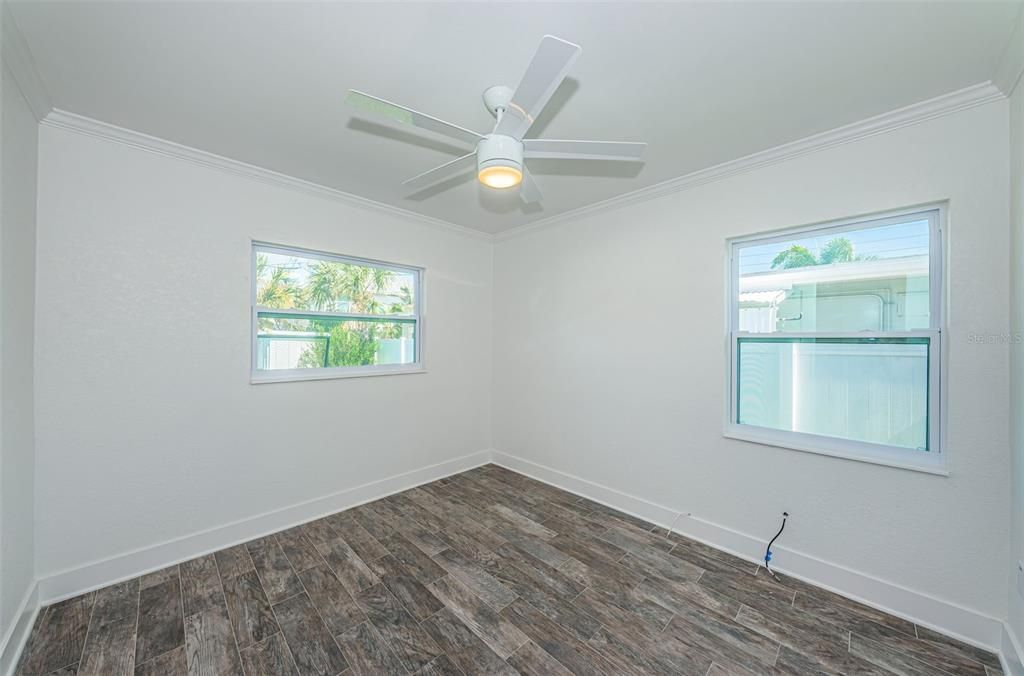 For Sale: $474,000 (2 beds, 1 baths, 1212 Square Feet)