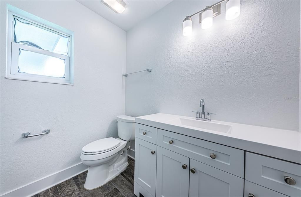 For Sale: $474,000 (2 beds, 1 baths, 1212 Square Feet)