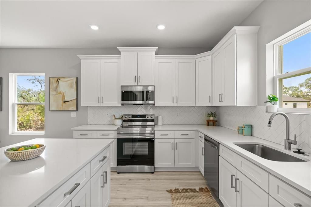 For Sale: $399,900 (4 beds, 3 baths, 2092 Square Feet)