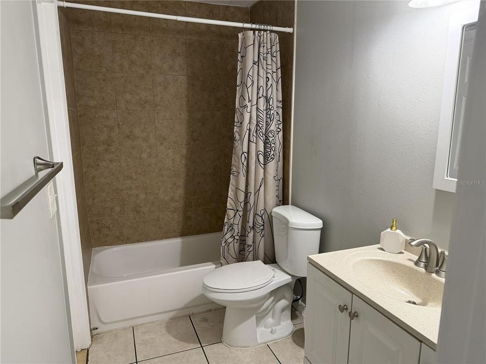 Active With Contract: $1,495 (2 beds, 2 baths, 934 Square Feet)