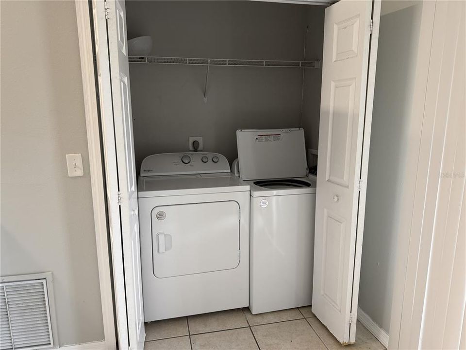 Active With Contract: $1,495 (2 beds, 2 baths, 934 Square Feet)