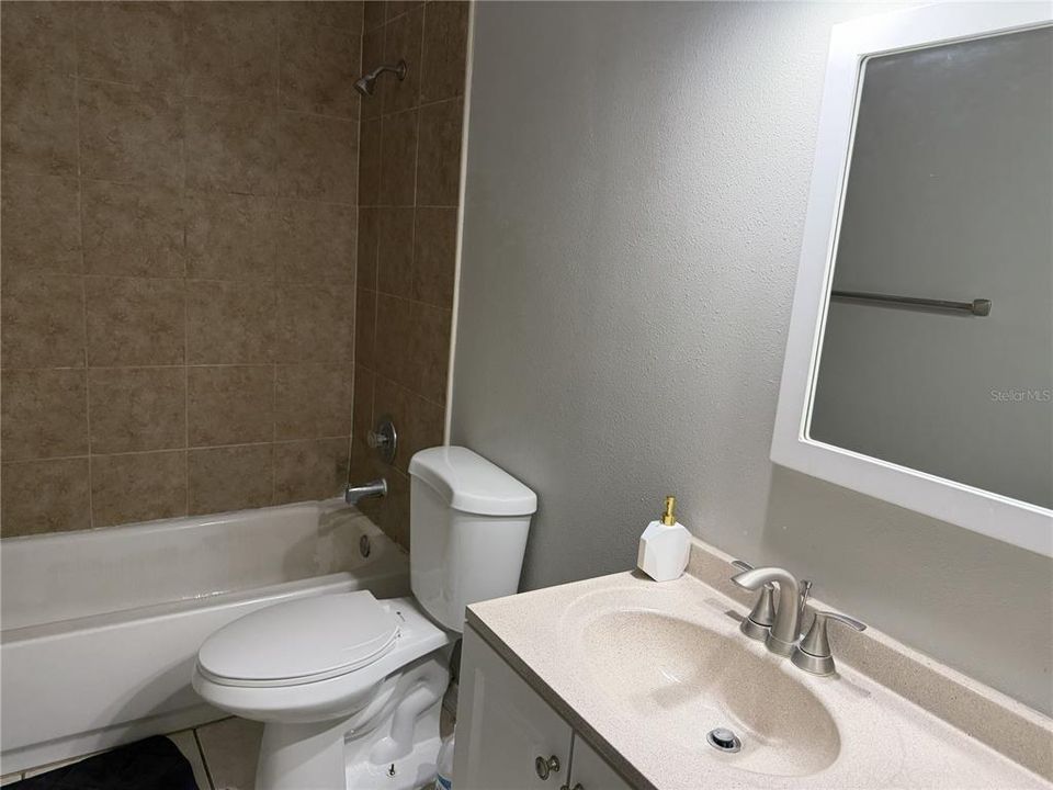 Active With Contract: $1,495 (2 beds, 2 baths, 934 Square Feet)