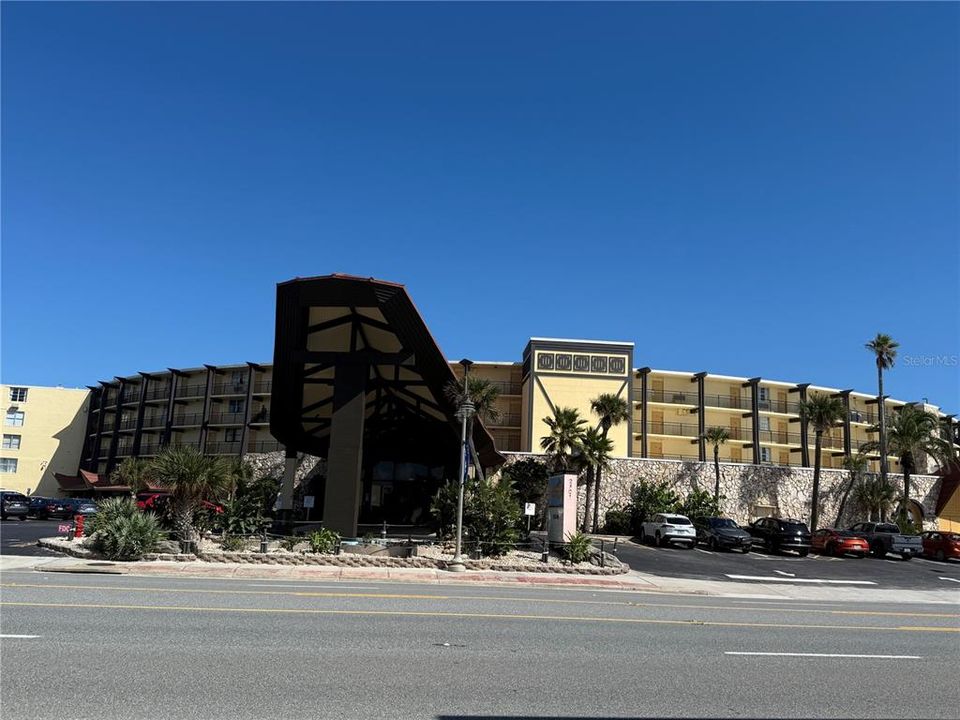 待售: $179,900 (0 贝兹, 1 浴室, 402 平方英尺)