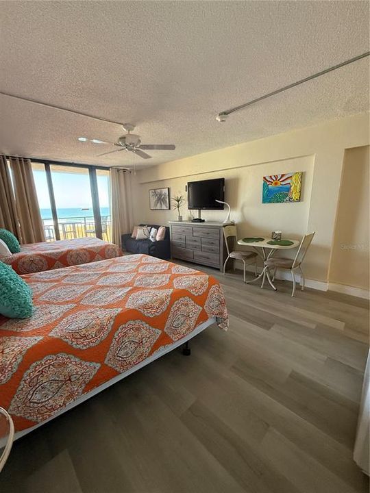 待售: $179,900 (0 贝兹, 1 浴室, 402 平方英尺)