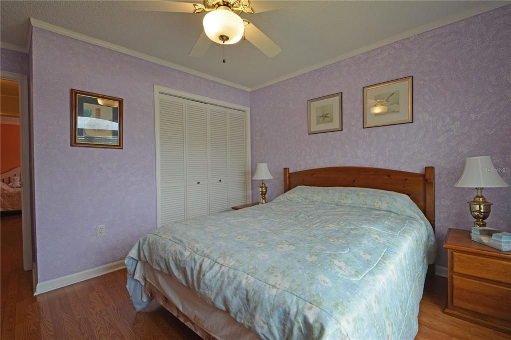 合同活跃: $445,000 (3 贝兹, 2 浴室, 1737 平方英尺)