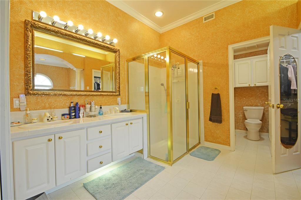 合同活跃: $445,000 (3 贝兹, 2 浴室, 1737 平方英尺)