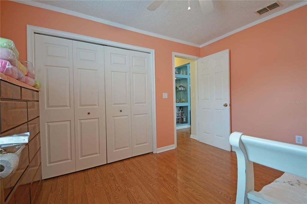 合同活跃: $445,000 (3 贝兹, 2 浴室, 1737 平方英尺)