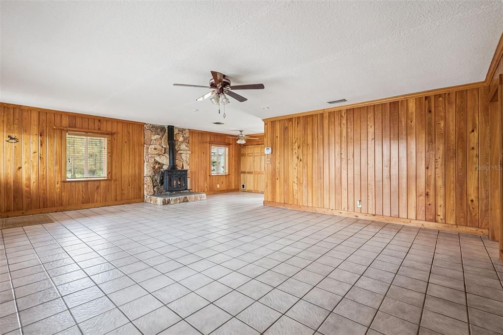 待售: $775,000 (2 贝兹, 2 浴室, 1380 平方英尺)