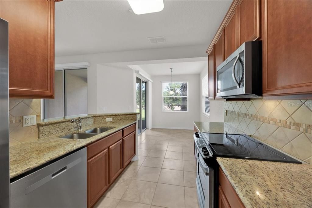 待售: $213,900 (2 贝兹, 2 浴室, 1536 平方英尺)