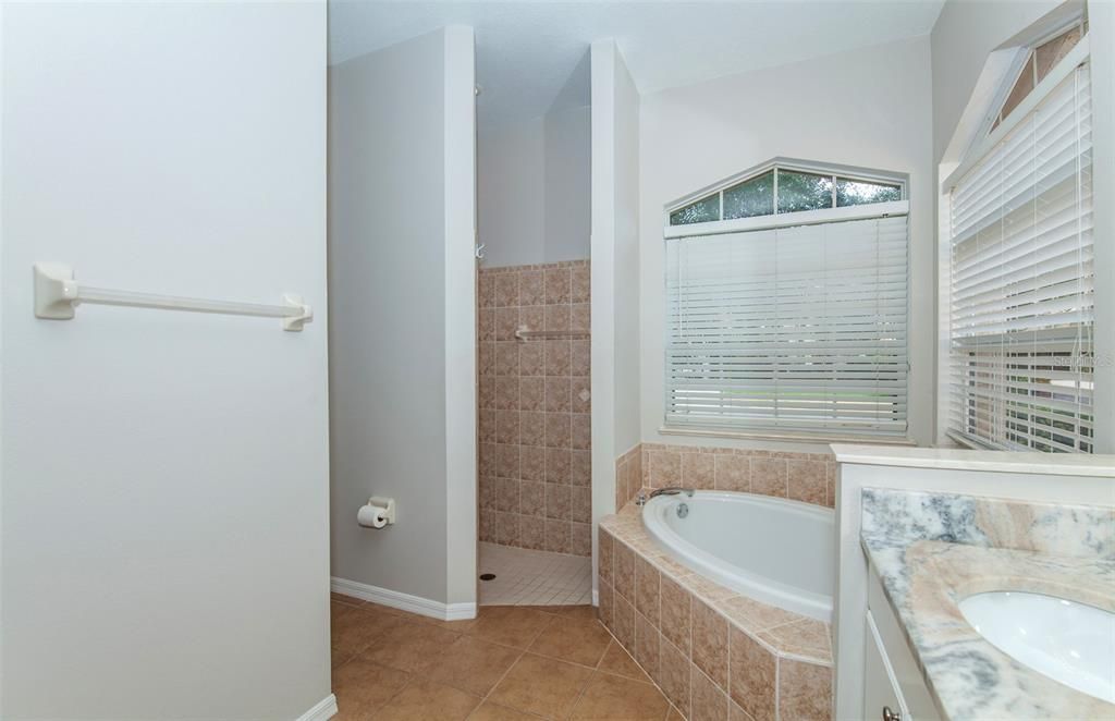 For Sale: $659,000 (3 beds, 2 baths, 1718 Square Feet)