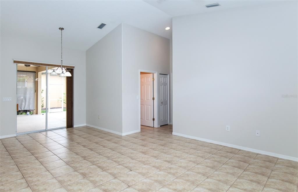 For Sale: $659,000 (3 beds, 2 baths, 1718 Square Feet)