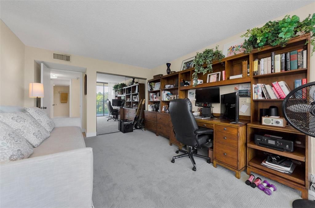 En Venta: $349,000 (2 camas, 2 baños, 1310 Pies cuadrados)