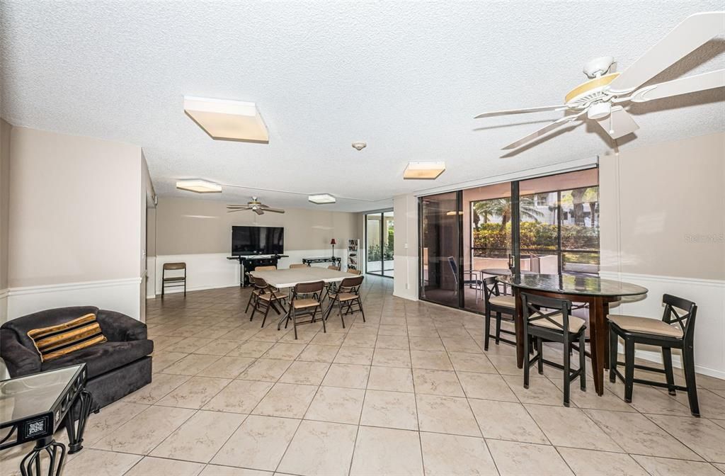 En Venta: $349,000 (2 camas, 2 baños, 1310 Pies cuadrados)