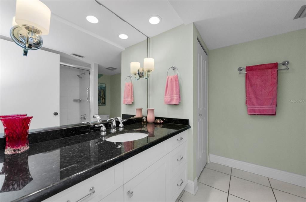 En Venta: $349,000 (2 camas, 2 baños, 1310 Pies cuadrados)