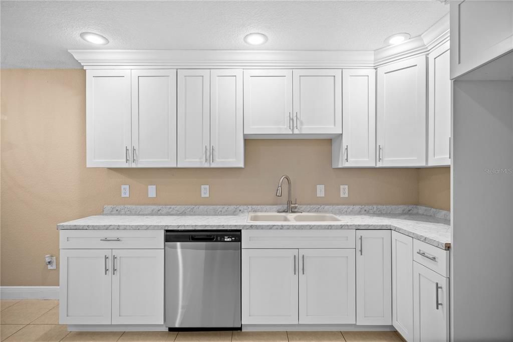 For Sale: $297,500 (3 beds, 2 baths, 1445 Square Feet)