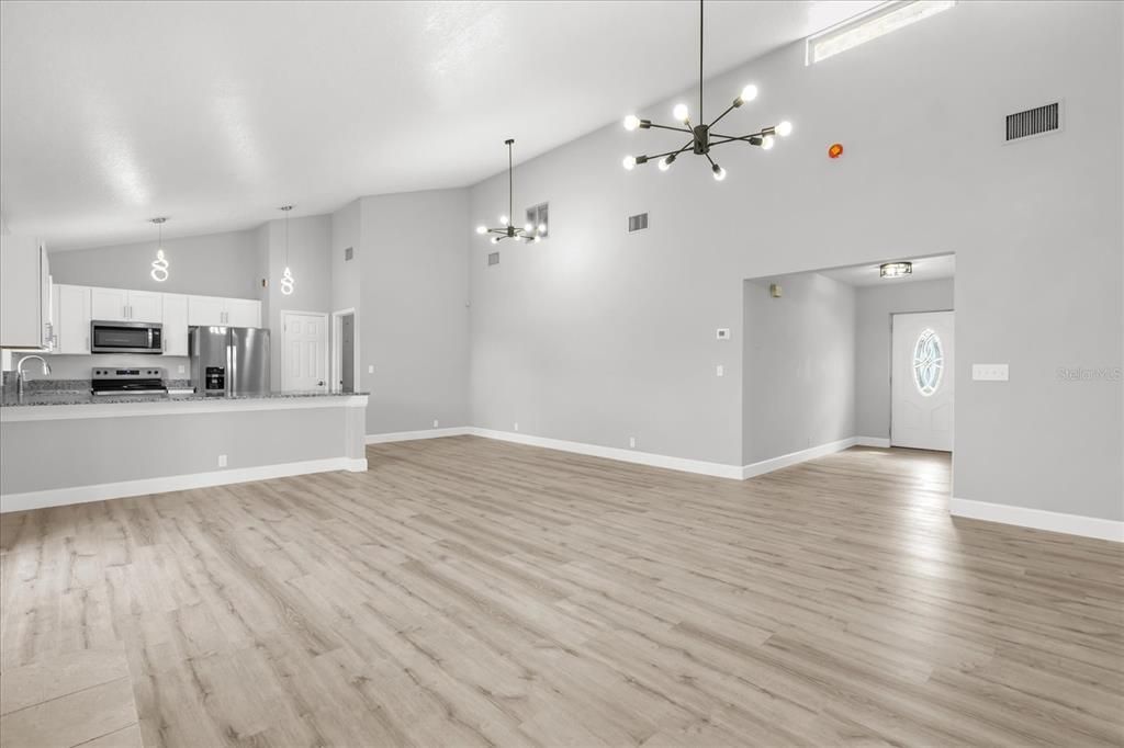 待售: $319,900 (3 贝兹, 2 浴室, 1590 平方英尺)