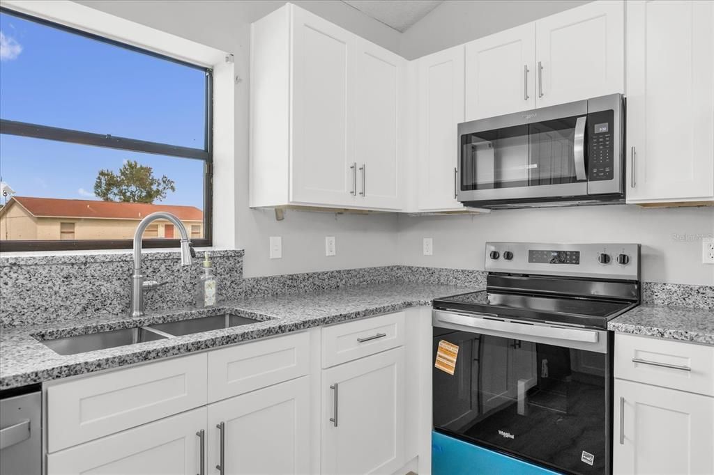 待售: $319,900 (3 贝兹, 2 浴室, 1590 平方英尺)