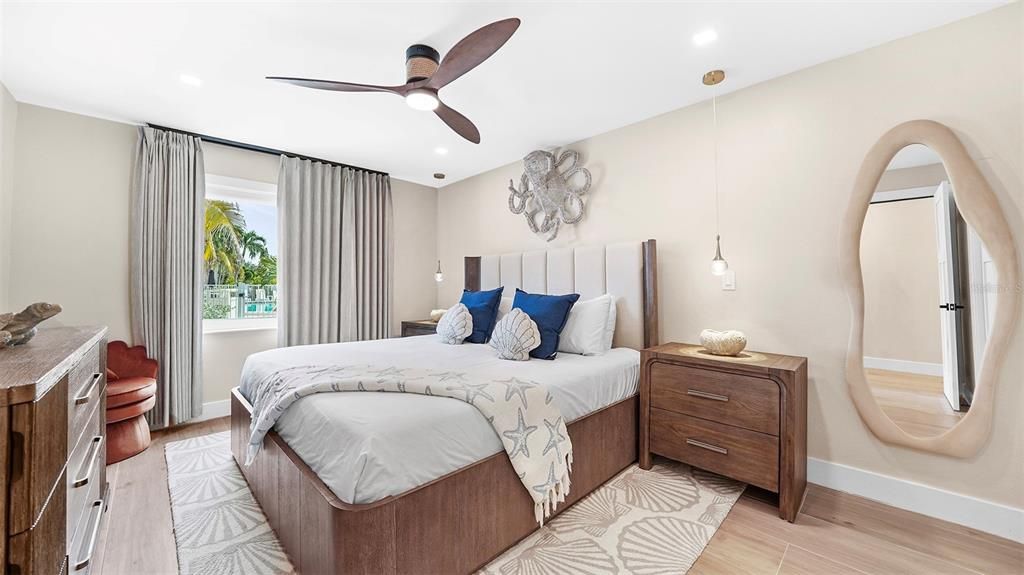 For Sale: $1,350,000 (1 beds, 1 baths, 660 Square Feet)