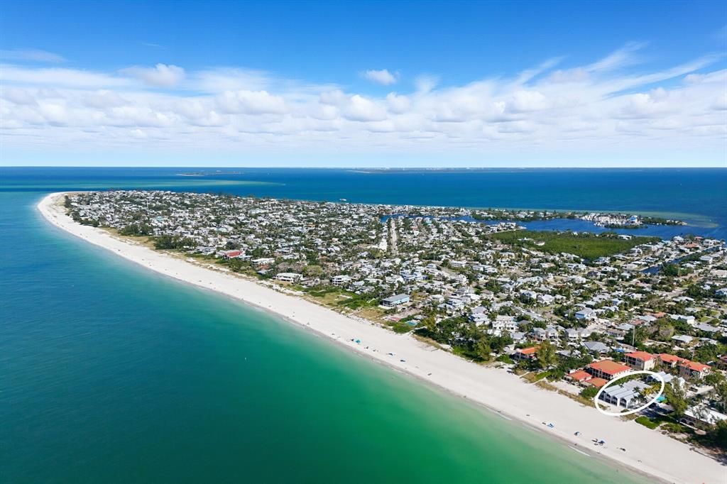 For Sale: $1,350,000 (1 beds, 1 baths, 660 Square Feet)