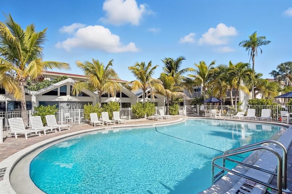 For Sale: $1,350,000 (1 beds, 1 baths, 660 Square Feet)