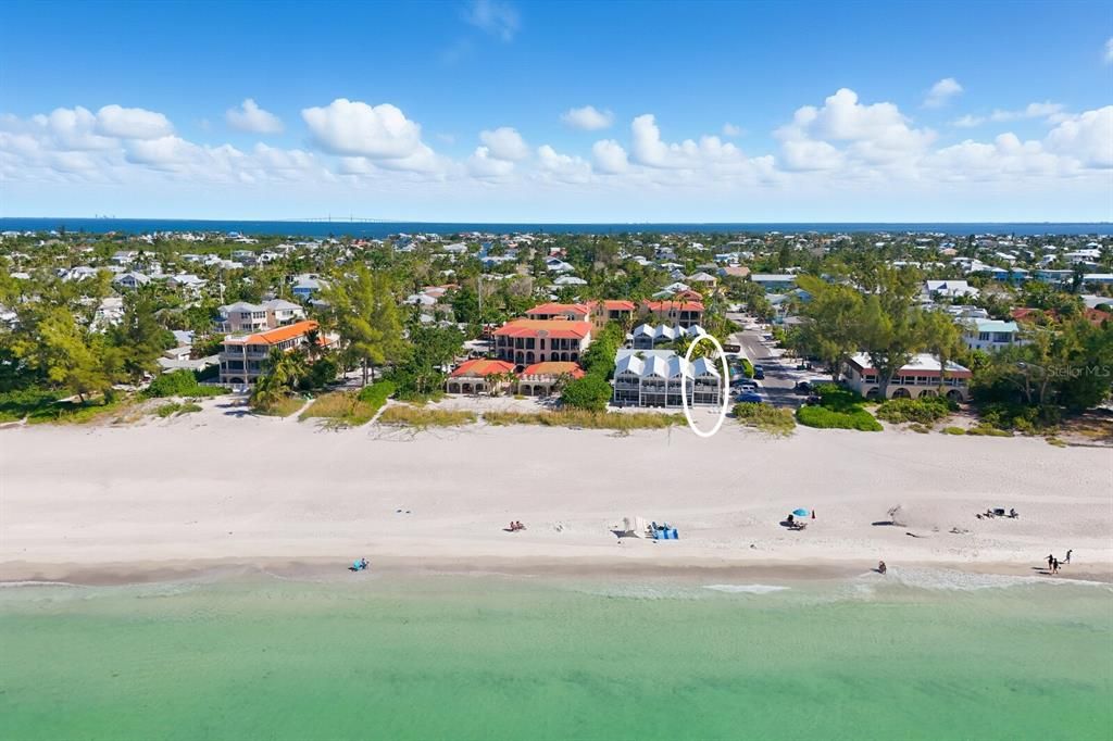 For Sale: $1,350,000 (1 beds, 1 baths, 660 Square Feet)