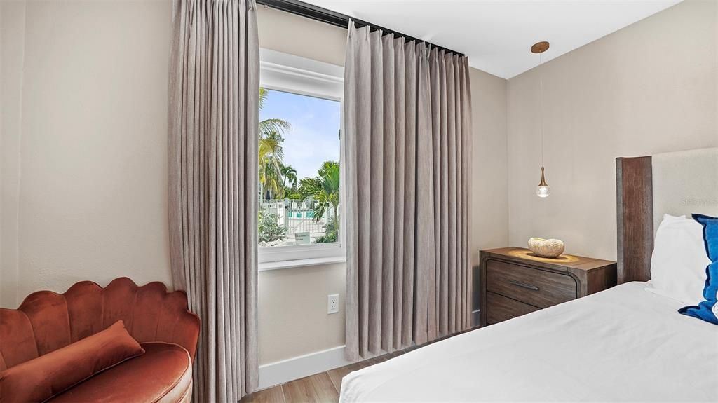 For Sale: $1,350,000 (1 beds, 1 baths, 660 Square Feet)