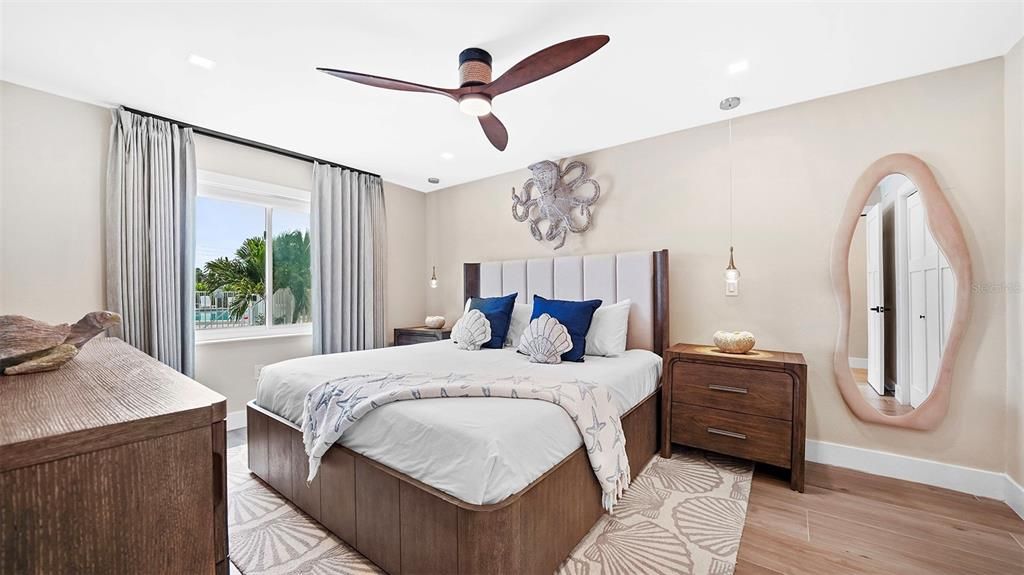 For Sale: $1,350,000 (1 beds, 1 baths, 660 Square Feet)