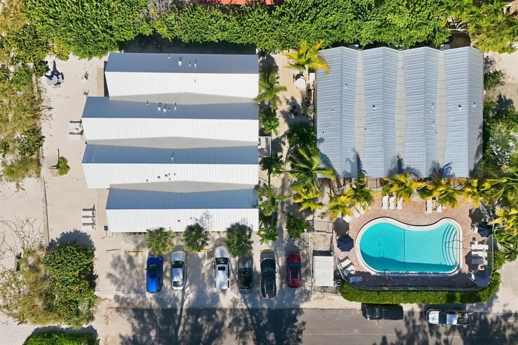 For Sale: $1,350,000 (1 beds, 1 baths, 660 Square Feet)